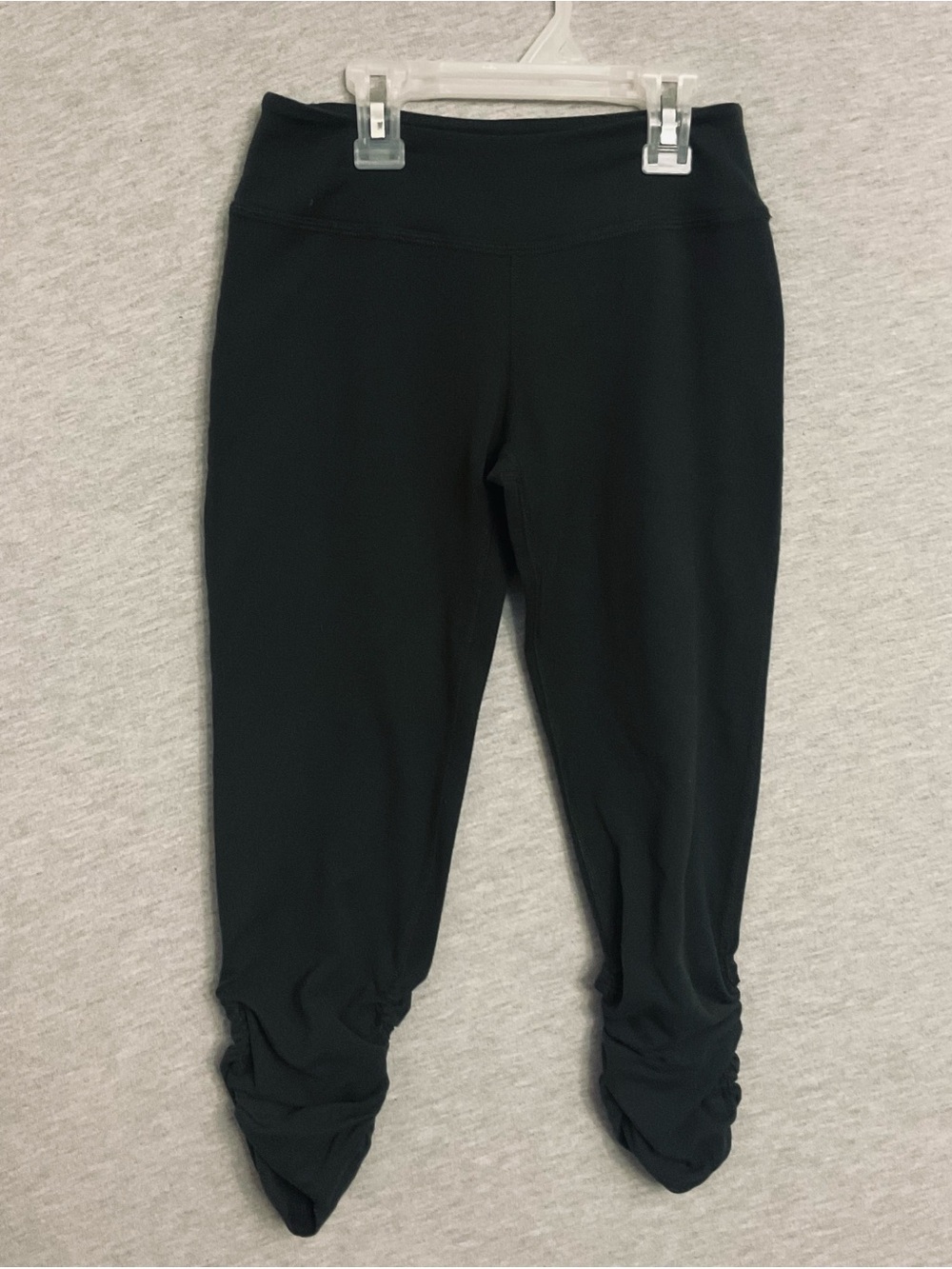 Beyond Yoga Ruched Capri Workout Leggings